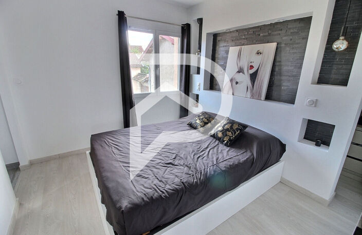 QUINCIEUX - Maison 5 pièces 120 m² — photo 2