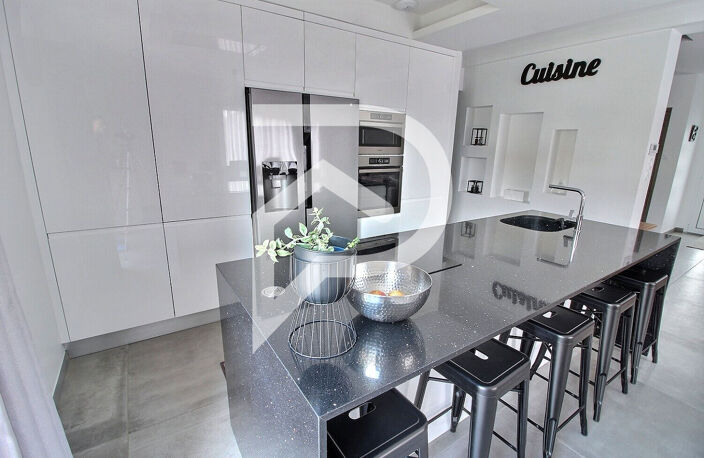 QUINCIEUX - Maison 5 pièces 120 m² — photo 3