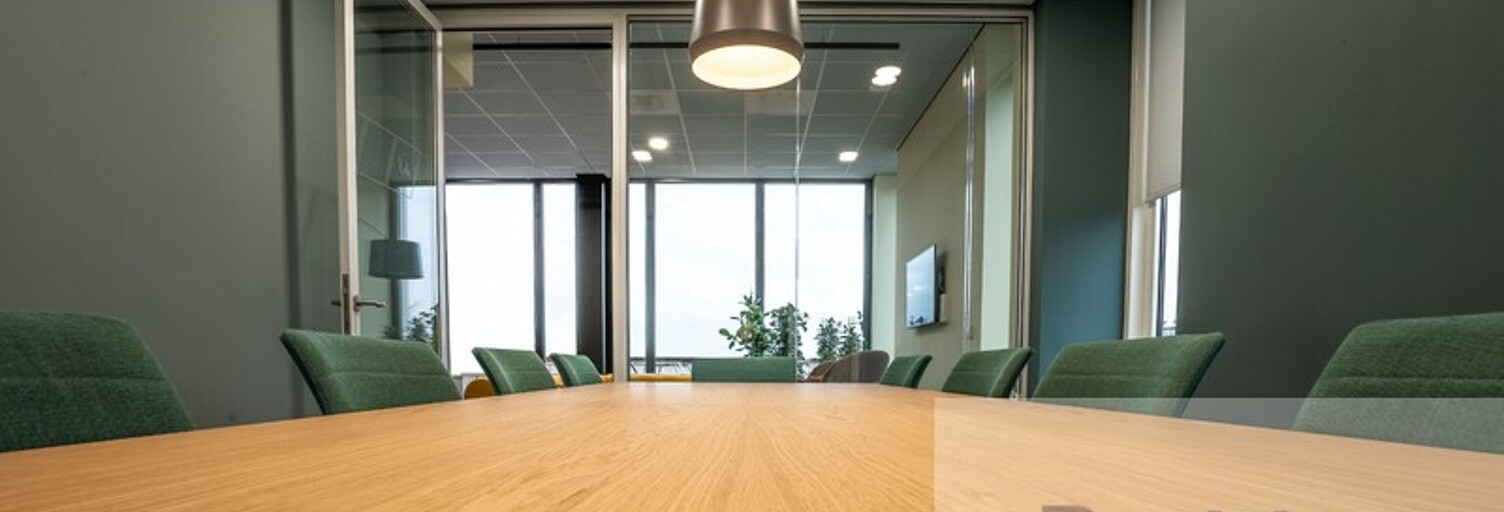 Bureau  700 m² à vendre à Saint-Nolff (56250)