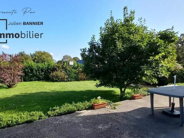 Au calme, en impasse et à 2 pas du bourg, grande maison avec sous-sol et garage — photo du bien