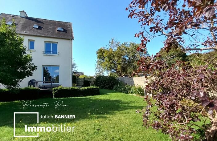 Au calme, en impasse et à 2 pas du bourg, grande maison avec sous-sol et garage — photo 2