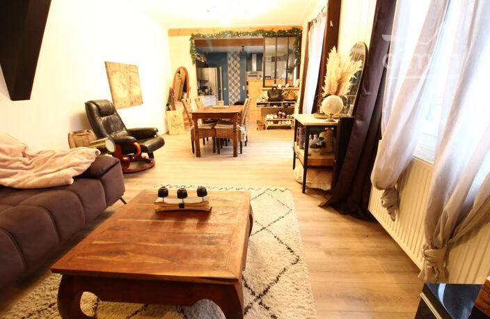 A vendre une villa avec garage, sur un terrain bordé par une riv — photo 4