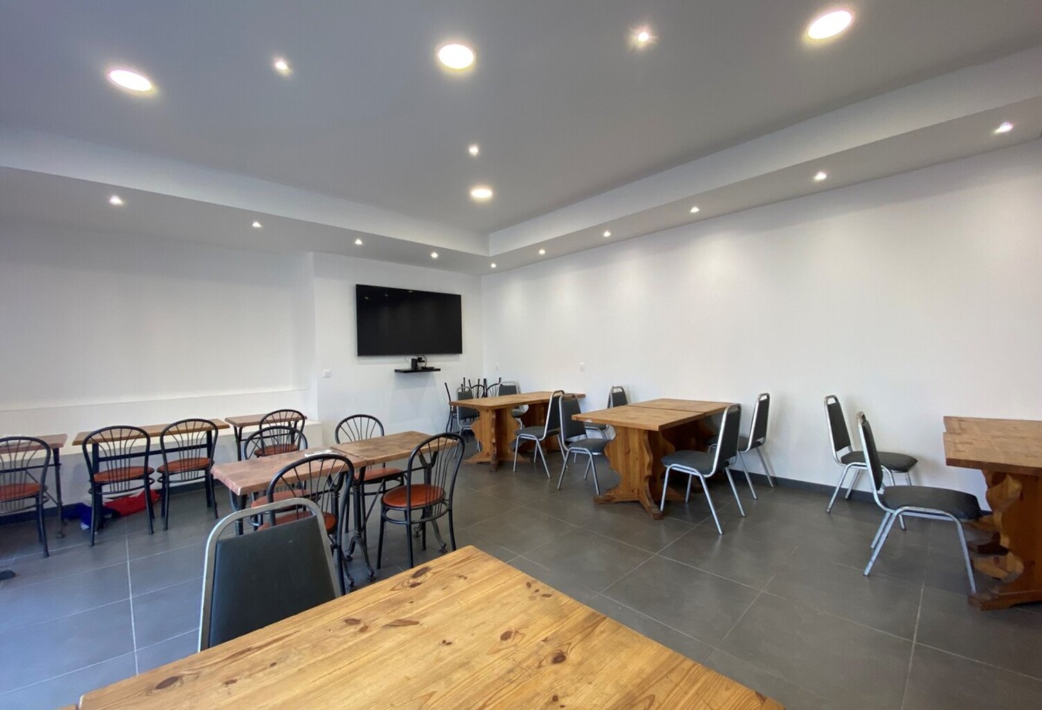Pizzeria au feu de bois à fort potentiel avec une belle salle en — photo 1