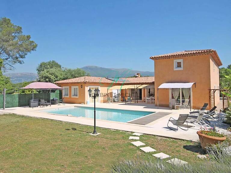 ROQUEFORT-LES-PINS : BEAUX VOLUMES! — photo 1
