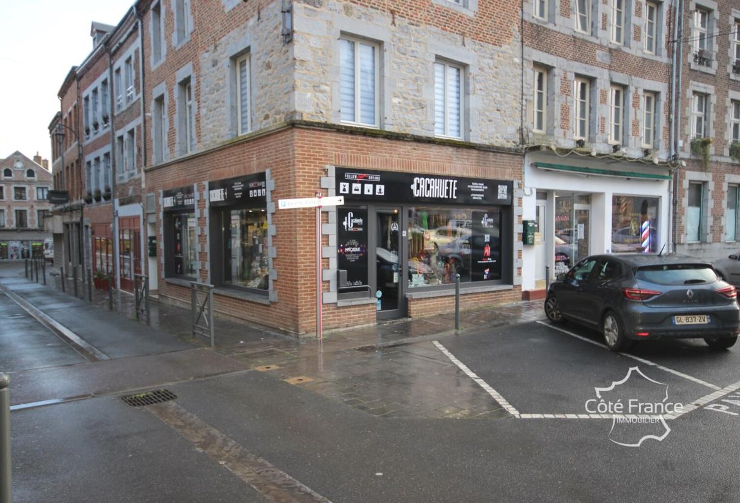 GIVET local commercial rénové et situé en plein centre ville — photo 1