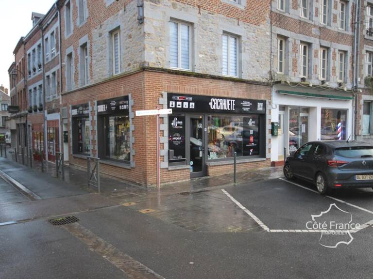 GIVET local commercial rénové et situé en plein centre ville — photo 1