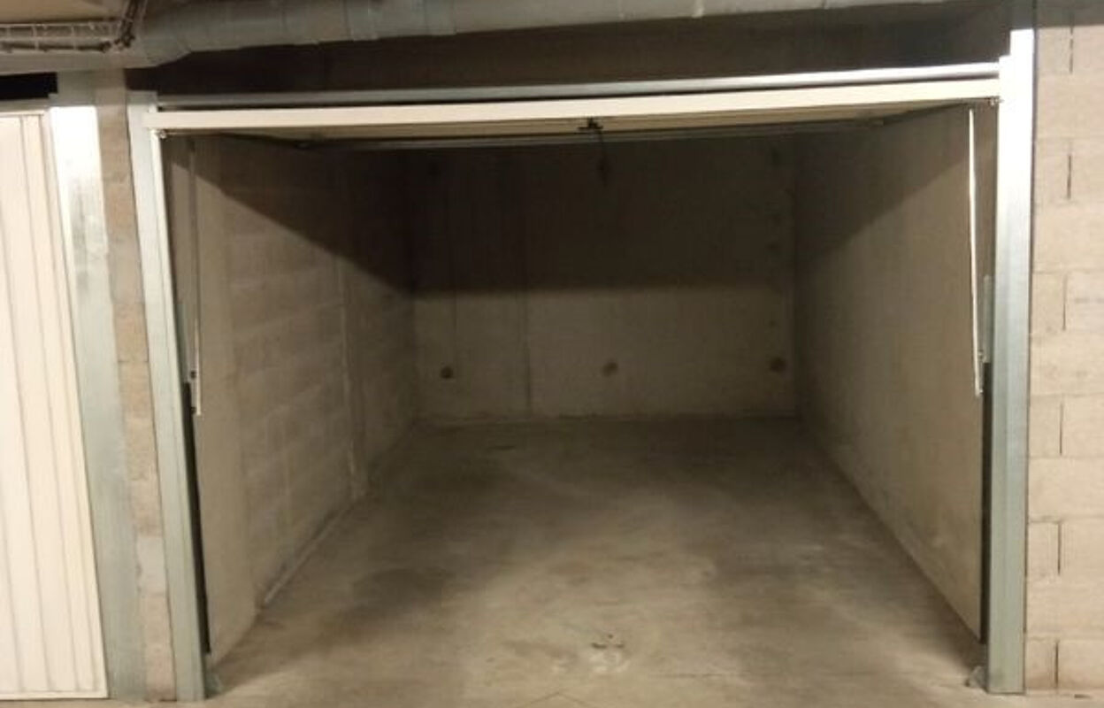 garage  pièces 14 m2 à vendre à Montpellier (34070)