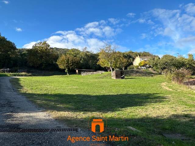 Terrain constructible — photo du bien