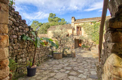Maison 13 pièces 749000 €
