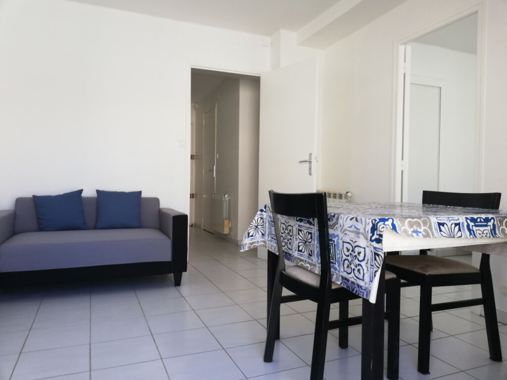 Photo Location Appartement 46 m² à Toulon 832 ¤ CC /mois image 2/4