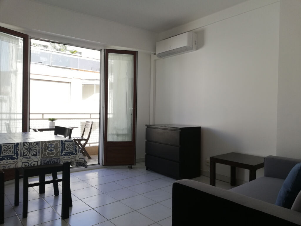 Photo Location Appartement 46 m² à Toulon 832 ¤ CC /mois image 3/4