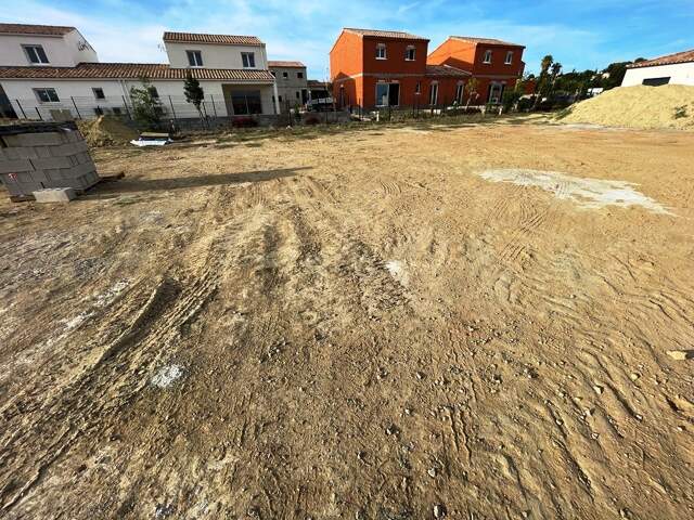 Terrain constructible — photo du bien