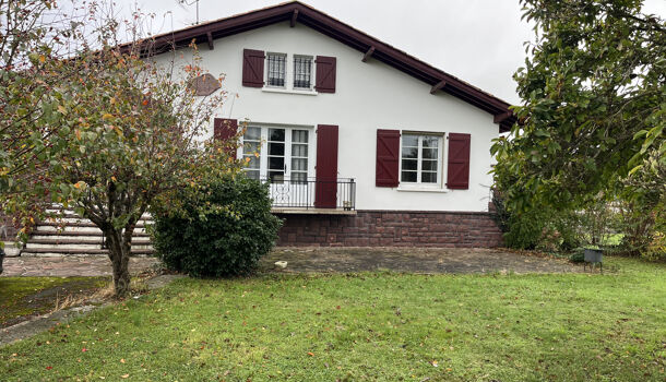 Villa / Maison 9 pièces  à vendre Saint-Jean-le-Vieux 64220