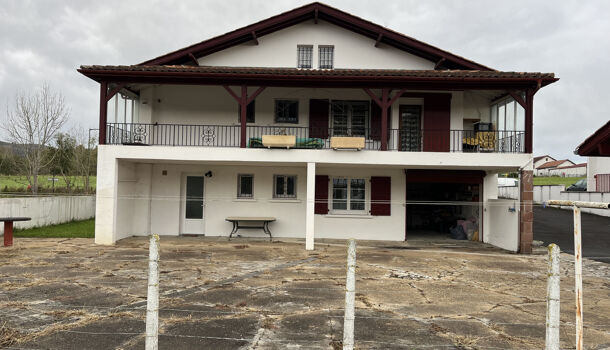 Villa / Maison 9 pièces  à vendre Saint-Jean-le-Vieux 64220