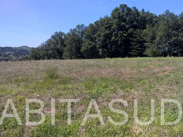 Terrain constructible de 2513 m² au calme — photo du bien