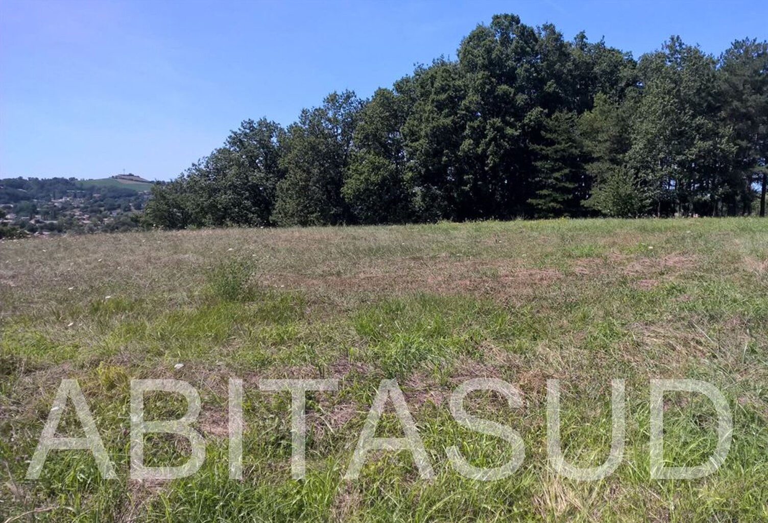 Terrain constructible de 2513 m² au calme — photo 1