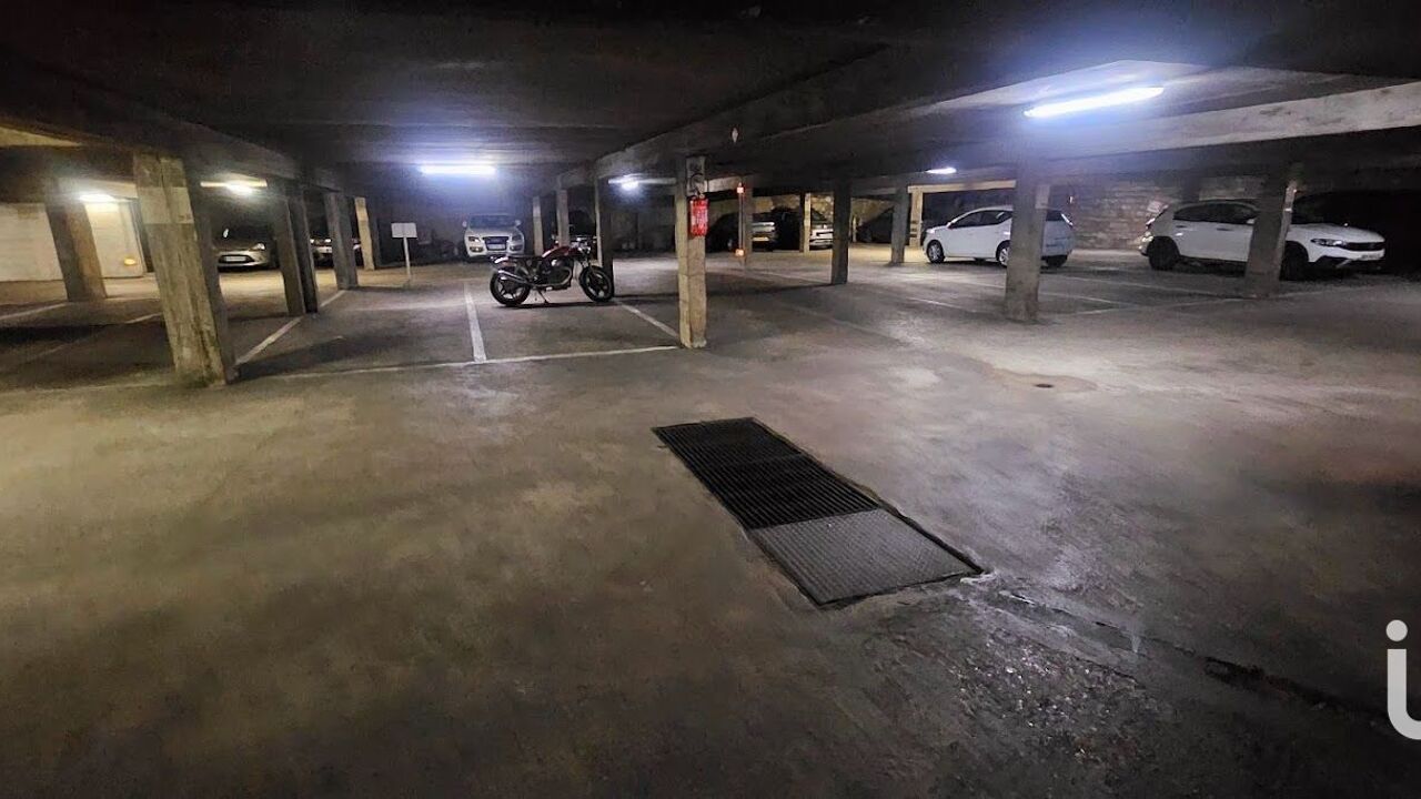 garage  pièces 14 m2 à vendre à Puteaux (92800)