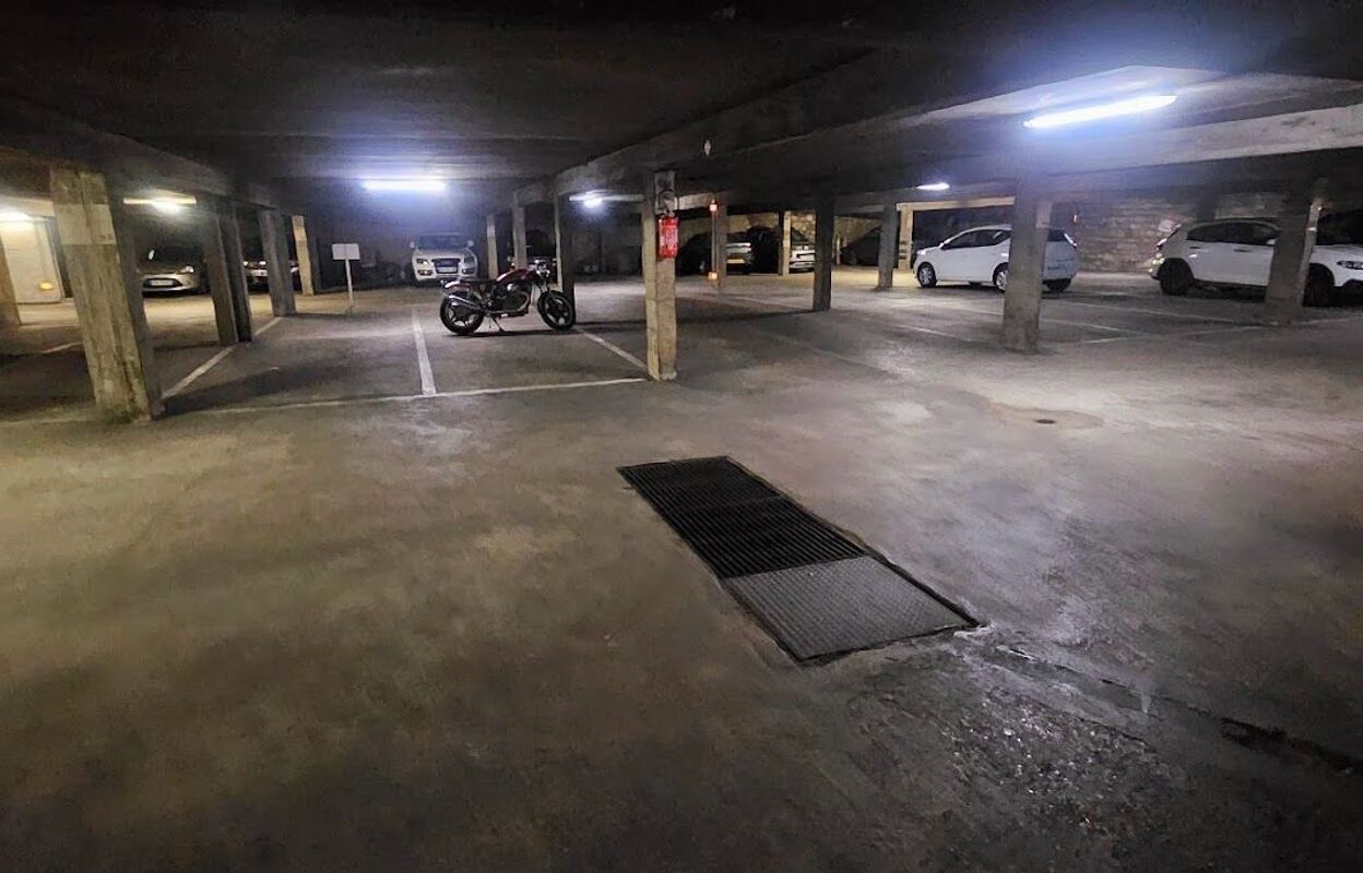 garage  pièces 14 m2 à vendre à Puteaux (92800)