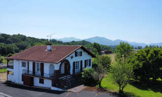 Maison 10 Pièces 220 m² à vendre à Saint-Jean-le-Vieux (64220)