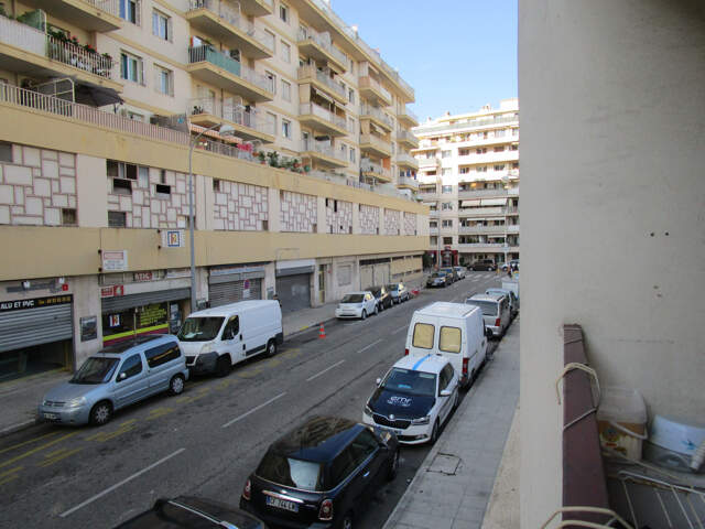 Grand appartement à acheter 110000 € VENDU OCCUPE à Nice — photo du bien