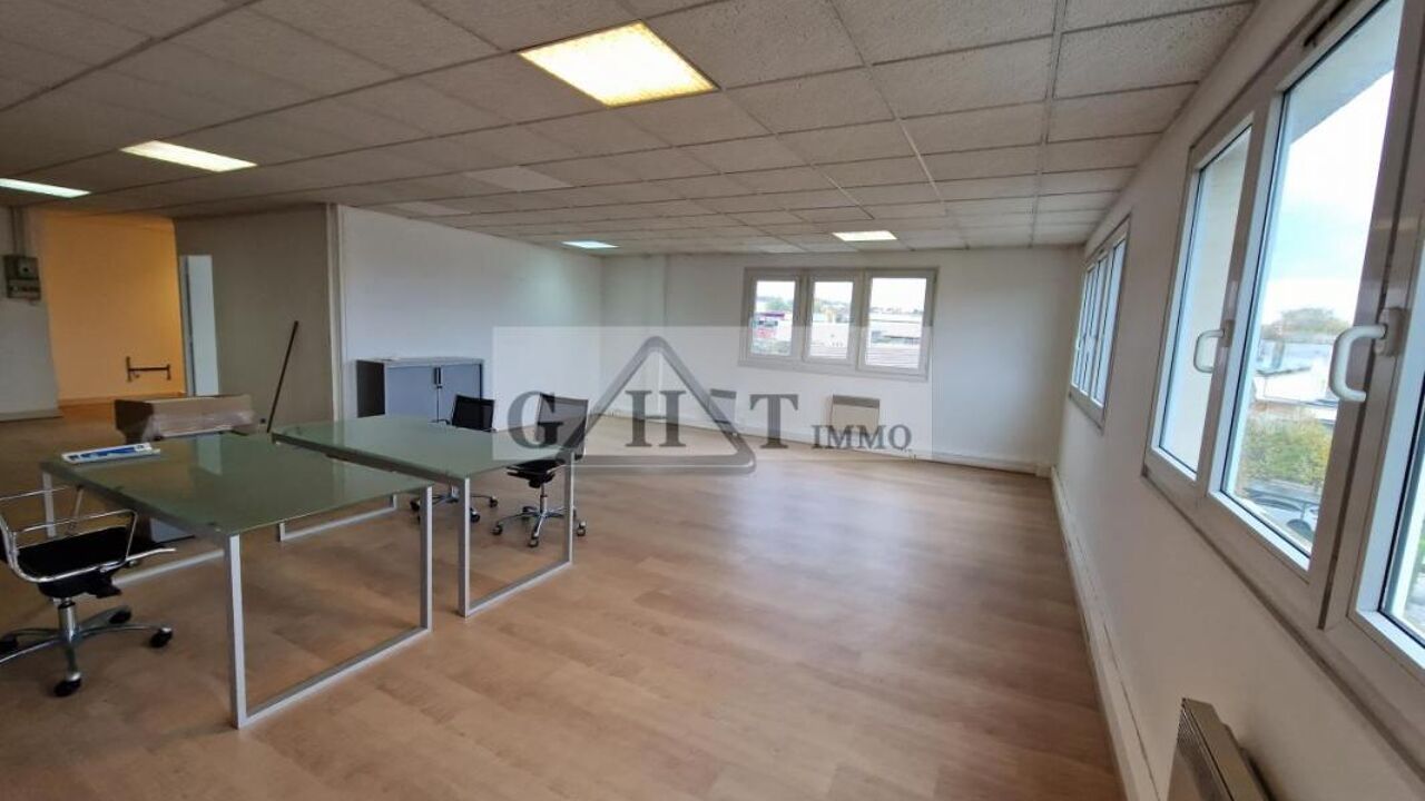 bureau  pièces 92 m2 à louer à Domont (95330)