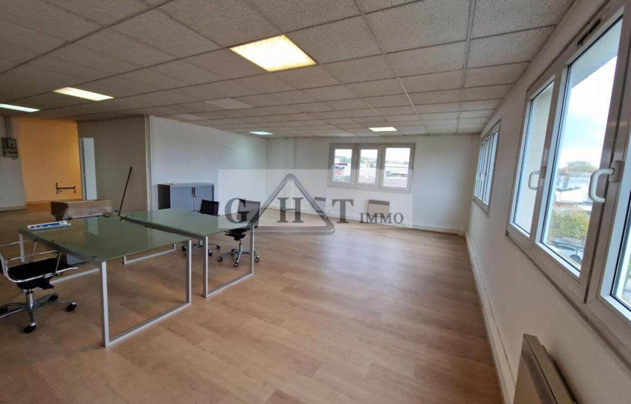 bureau  pièces 92 m2 à louer à Domont (95330)