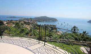 Maison 10 Pièces 450 m² à vendre à Villefranche-sur-Mer (06230)