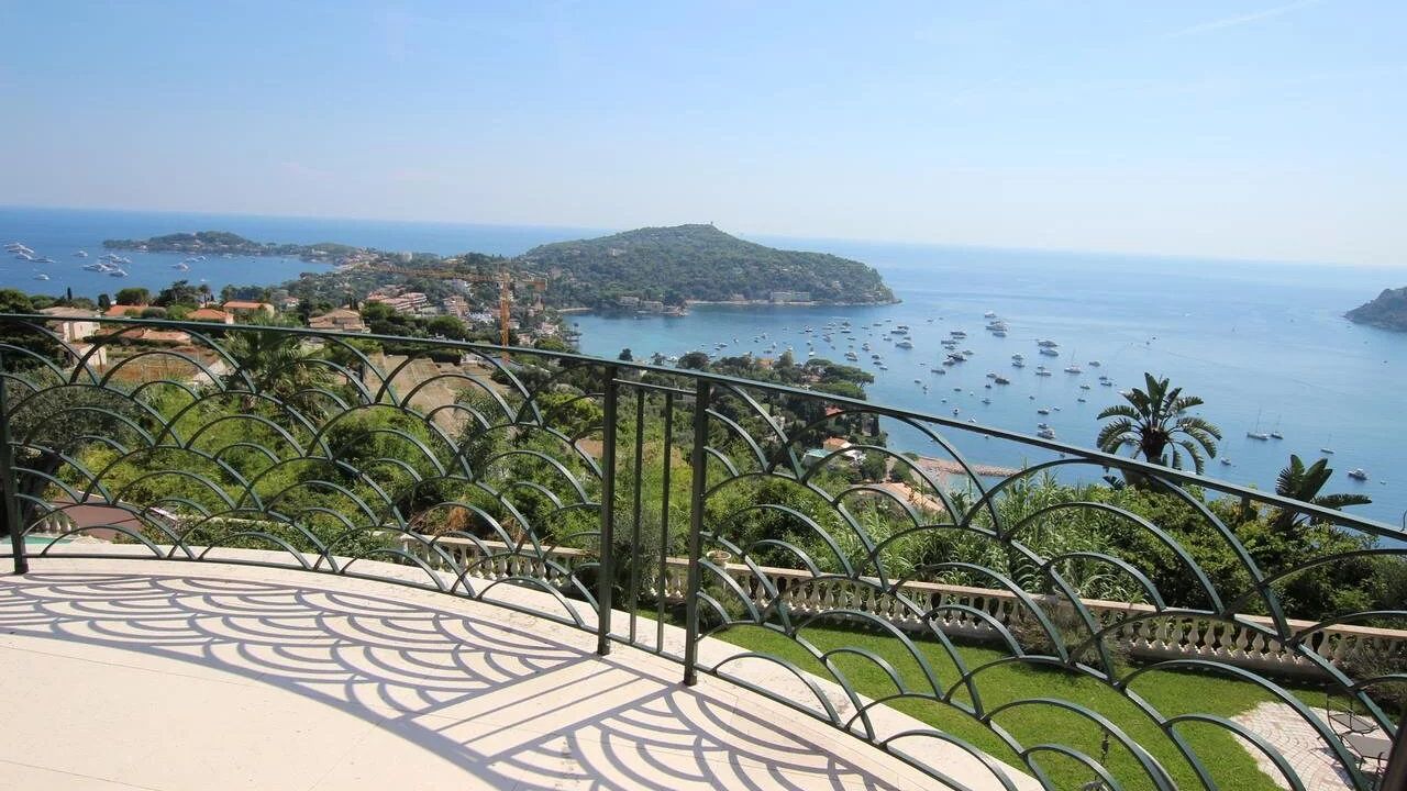 maison 10 pièces 450 m2 à vendre à Villefranche-sur-Mer (06230)