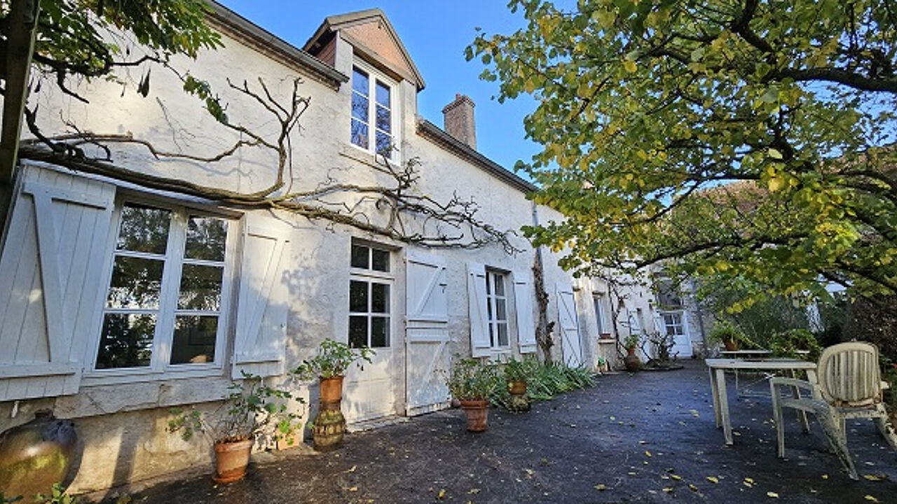 maison 11 pièces 270 m2 à vendre à Beaugency (45190)