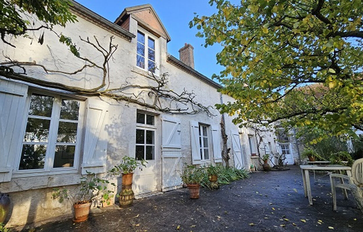 maison 11 pièces 270 m2 à vendre à Beaugency (45190)