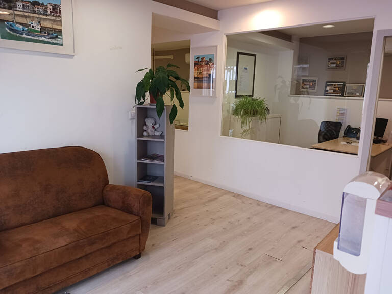 Local commercial Ciboure 150 m2 — photo 1