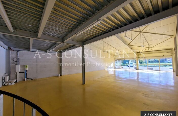 LOCAL COMMERCIAL à louer — photo 4