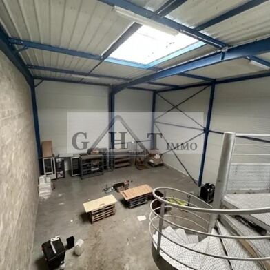 Local industriel 270 m²