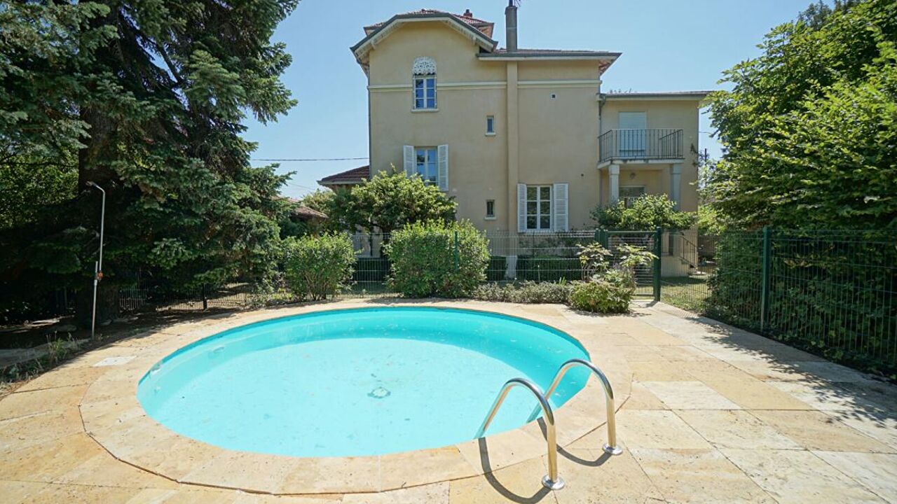 maison 8 pièces 240 m2 à vendre à Villefranche-sur-Saône (69400)