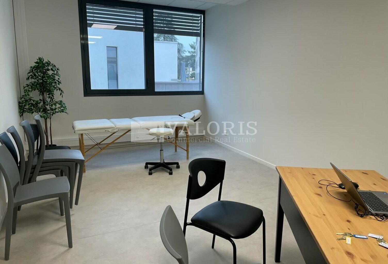 BUREAUX à LOUER — photo 1