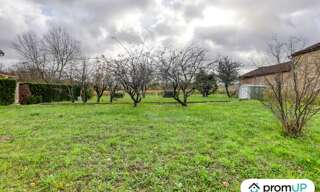 Terrain  834 m² à vendre à Boutiers-Saint-Trojan (16100)