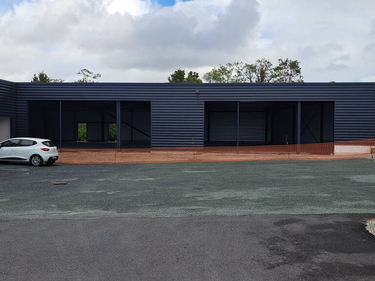 Local commercial — photo 1