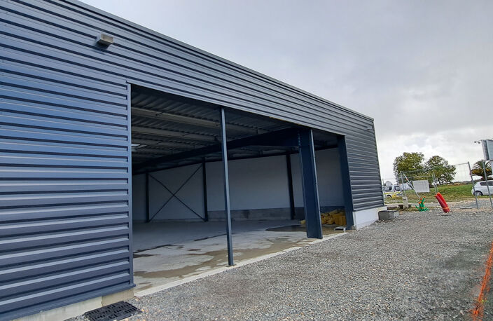 Local commercial — photo 2