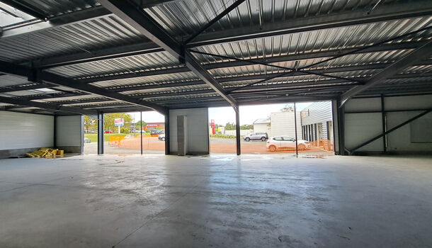 Local commercial 1 pièces  à louer Saintes 17100