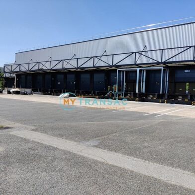 Local industriel  78213 €