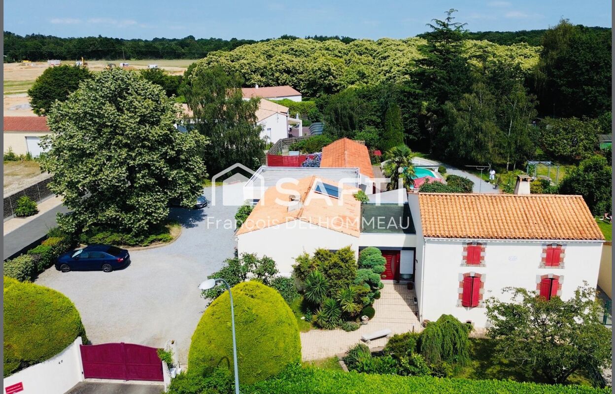 maison 9 pièces 253 m2 à vendre à La Roche-sur-Yon (85000)