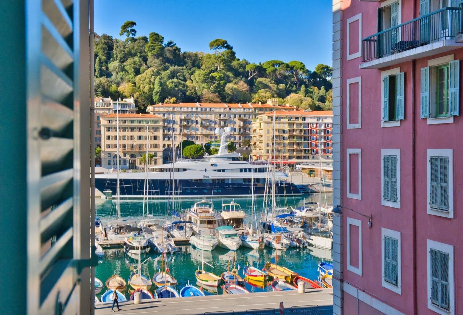 Nice Le Port, Appartement une pièce de 27m2 avec aperçu sur le Port — photo 1