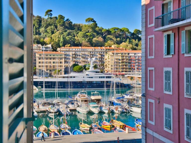 Nice Le Port, Appartement une pièce de 27m2 avec aperçu sur le Port — photo 1