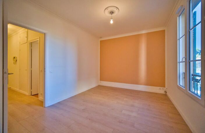 Nice Le Port, Appartement une pièce de 27m2 avec aperçu sur le Port — photo 5