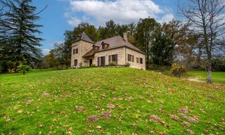 Maison 8 Pièces 267 m² à vendre à Cazals (46250)
