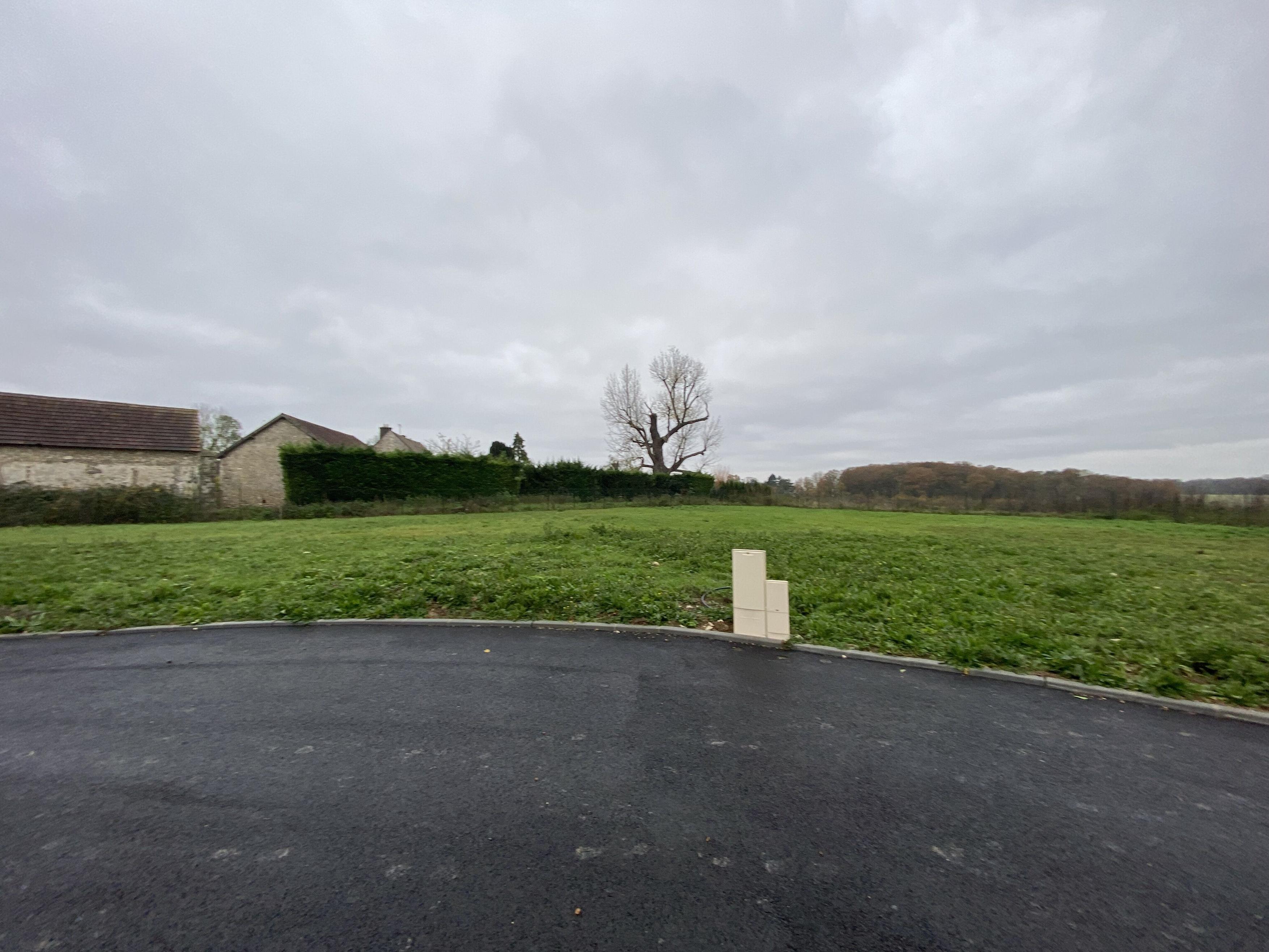 Photo Terrain viabilise 863m2 image 3/4