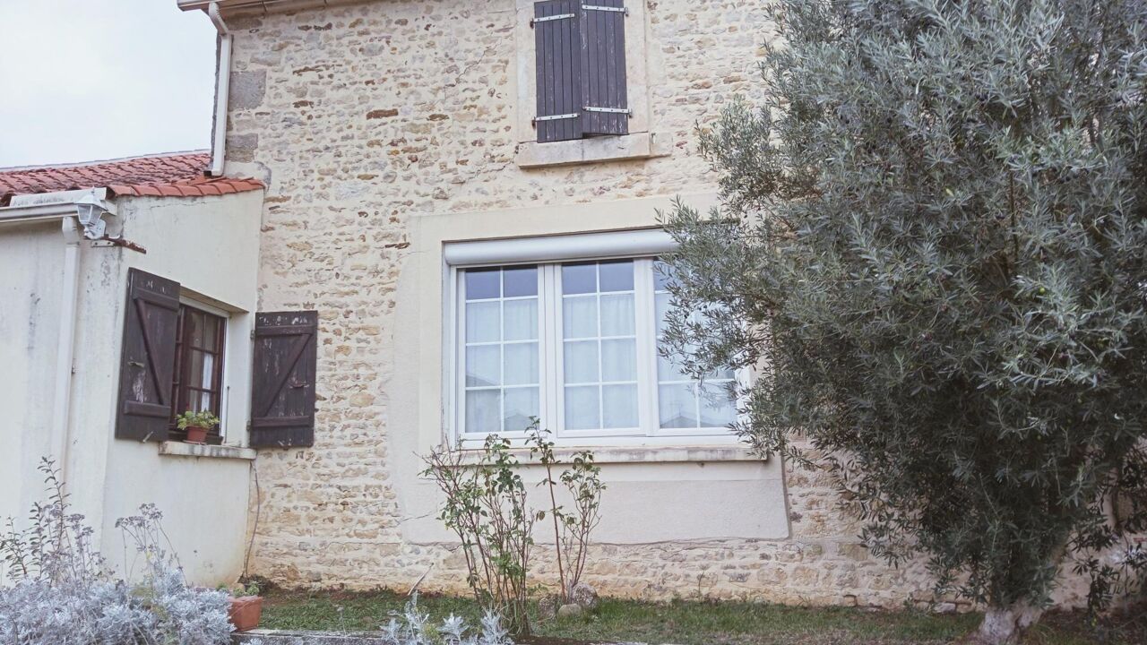 maison 6 pièces 145 m2 à vendre à Saint-Martin-des-Fontaines (85570)