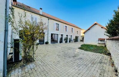 maison 10 pièces 335 m2 à vendre à Neuville-de-Poitou (86170)