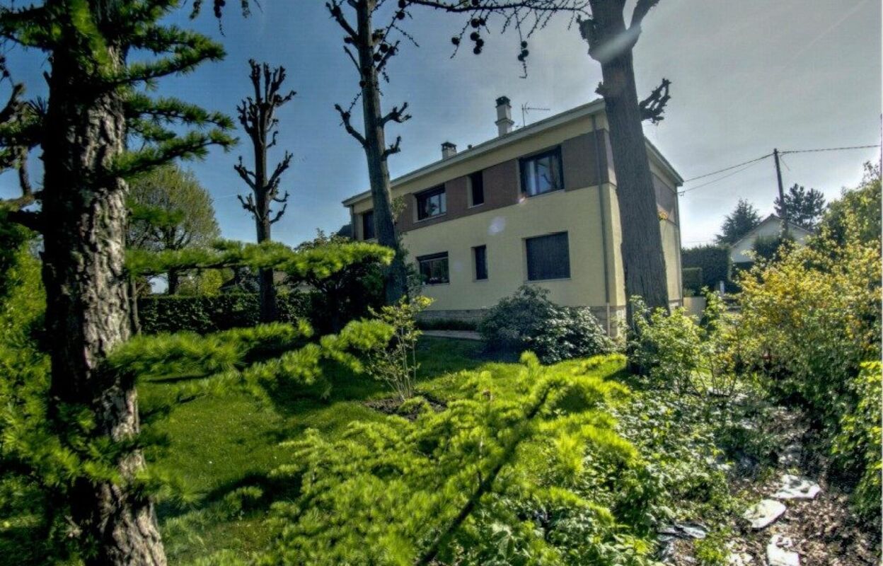 maison 10 pièces 209 m2 à vendre à Le Plessis-Trévise (94420)