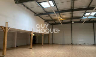 Commerce  630 m² à vendre à Saint-Médard-de-Guizières (33230)